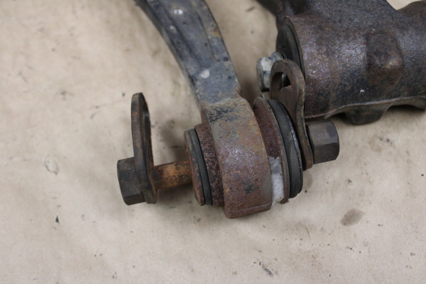 2007-2016 CADILLAC ESCALADE AWD FRONT DRIVER LEFT SIDE UPPER LOWER CONTROL ARM
