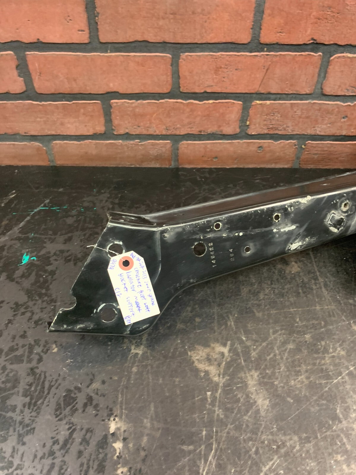 2011-2021 JEEP GRAND CHEROKEE FRONT LEFT RADIATOR MOUNT BRACKET SUPPORT OEM