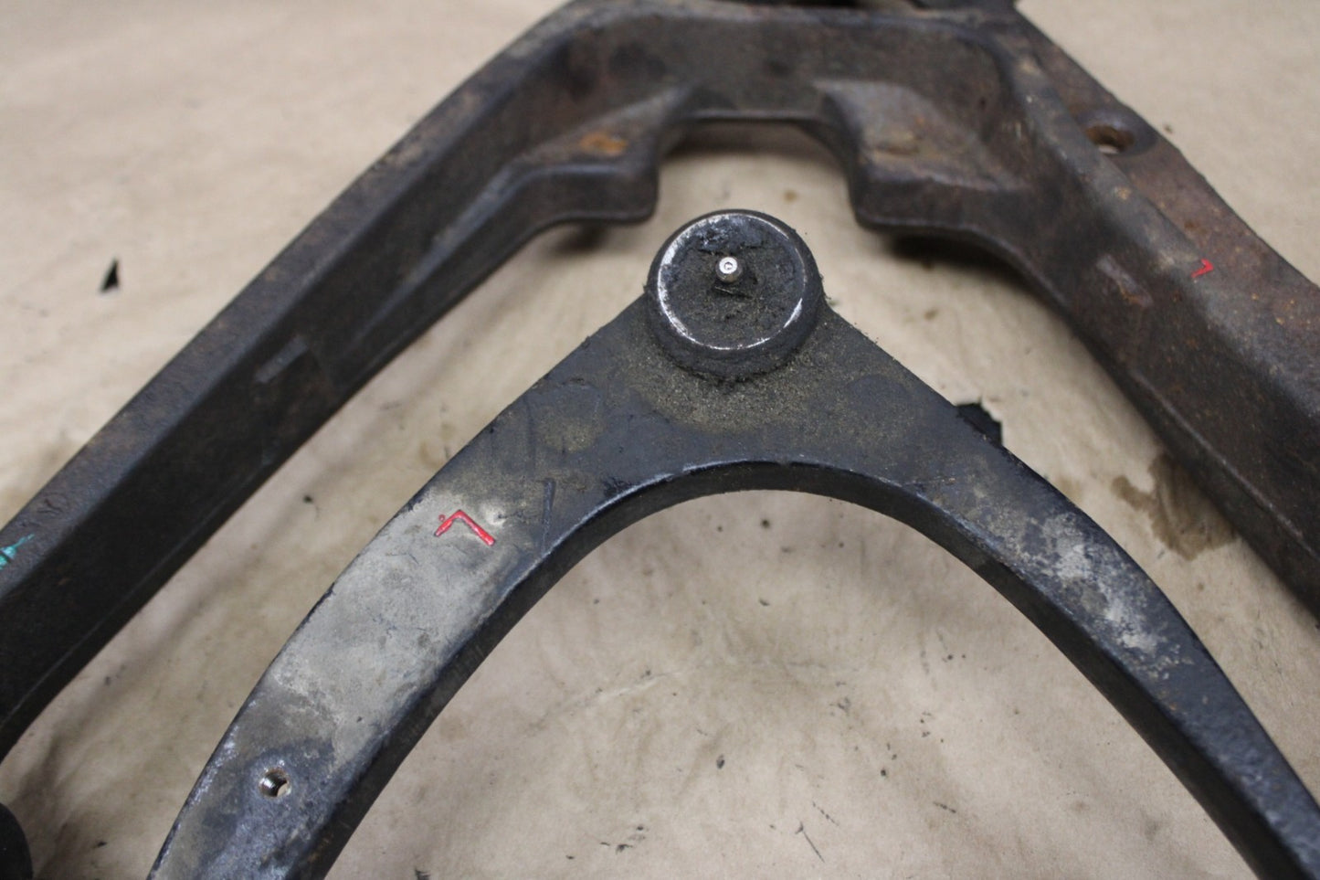 2007-2016 CADILLAC ESCALADE AWD FRONT DRIVER LEFT SIDE UPPER LOWER CONTROL ARM