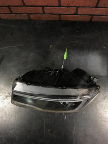 2011 2012 2013 Jeep Grand Cherokee SRT Left Driver Headlight XENON 080200073