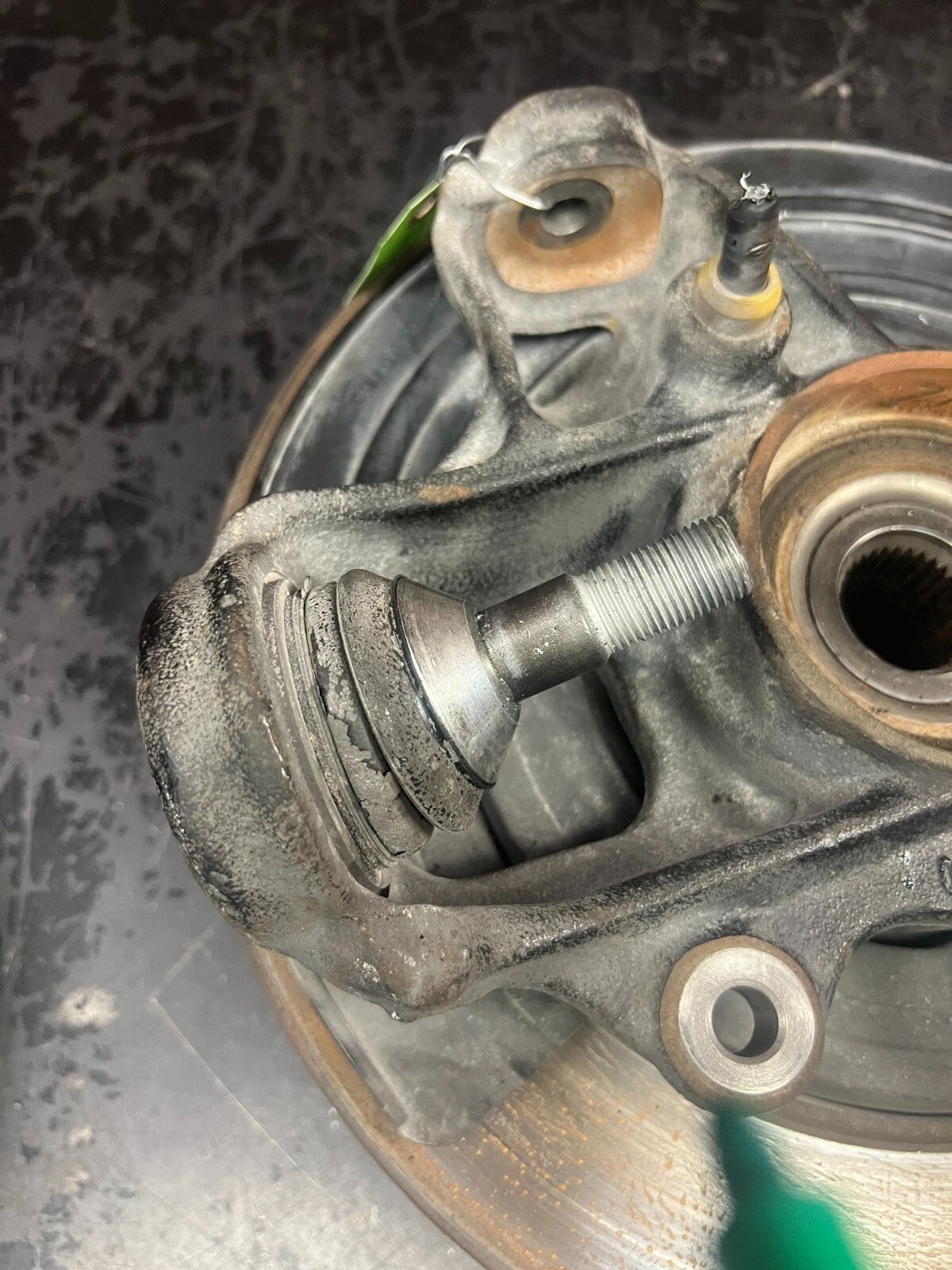 JEEP GRAND CHEROKEE SRT 16-24 OEM REAR LEFT DRIVER WHEEL SPINDLE KNUCKLE HUB