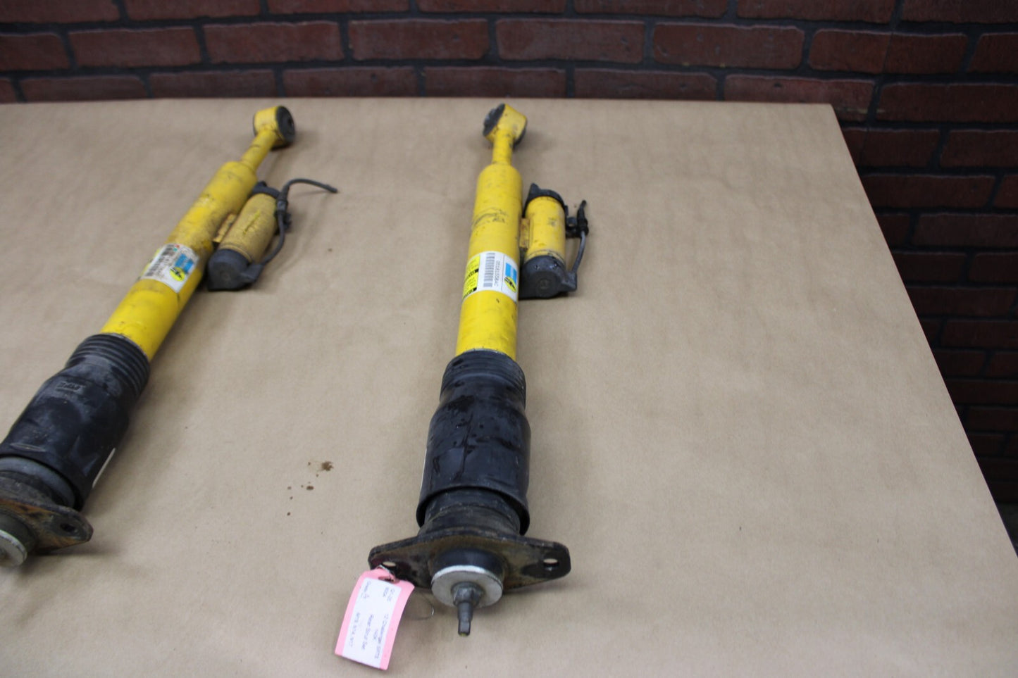 2011-2014 Challenger SRT Rear L & R Shock Absorber Strut Set 5181558ac 5181576AC