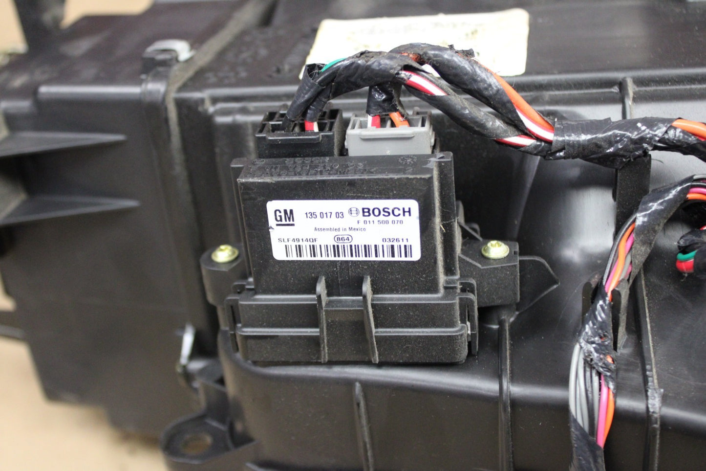 2007-2013 Cadillac Escalade Rear Heater Core Box A/C HVAC Box Assembly 20859527