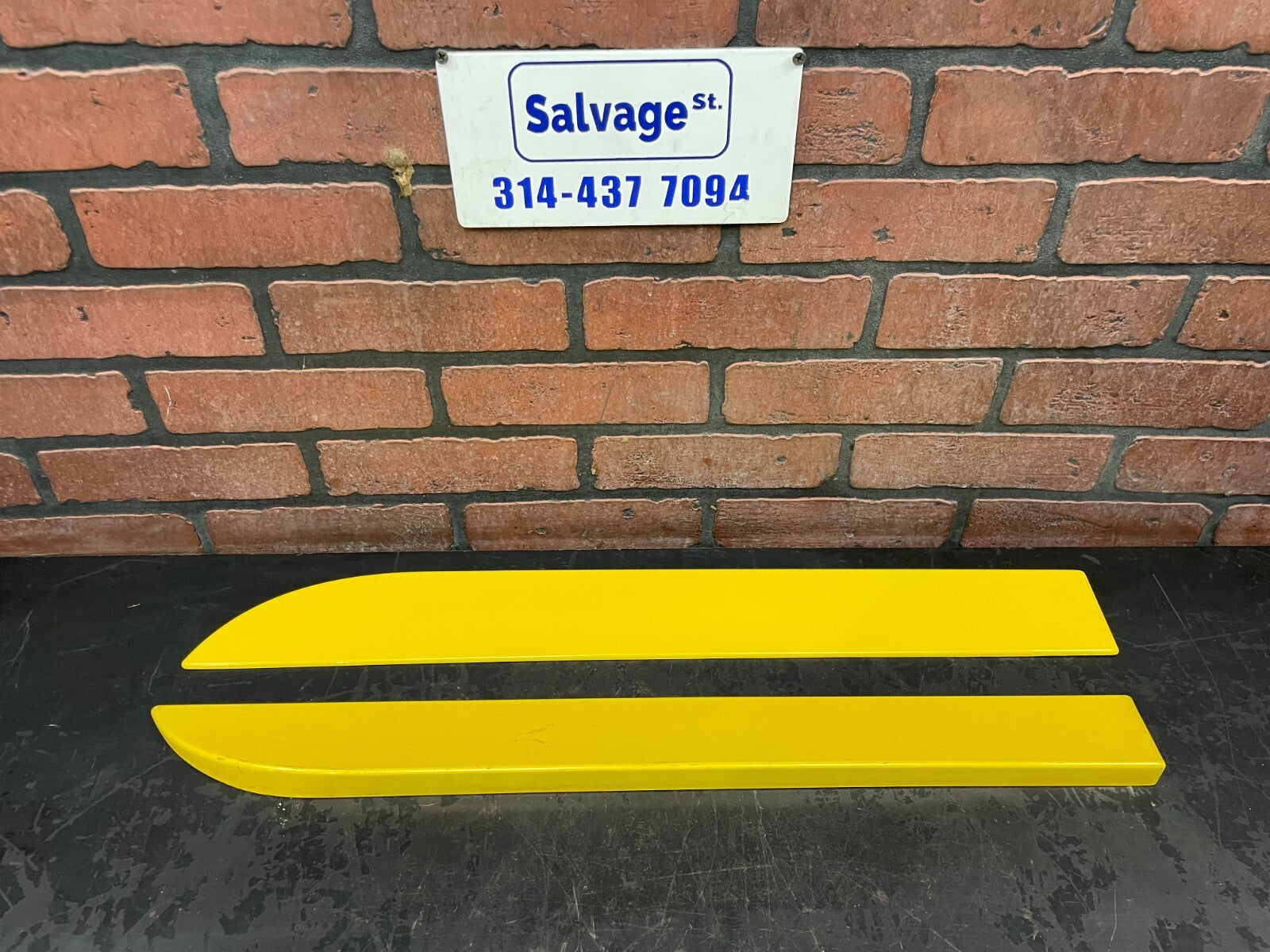 2003-2005 Dodge Neon SRT-4 Rear L+R Lower Door Trim Molding Applique Pair Yellow