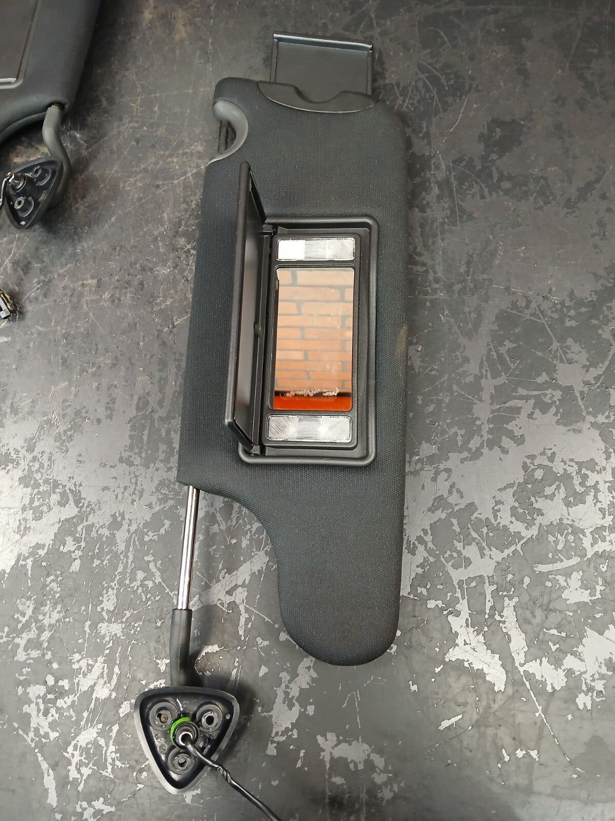 08-16 Dodge Challenger R/T Scat Pack Extendable Sun Visor Set w/ Mirror & Lights