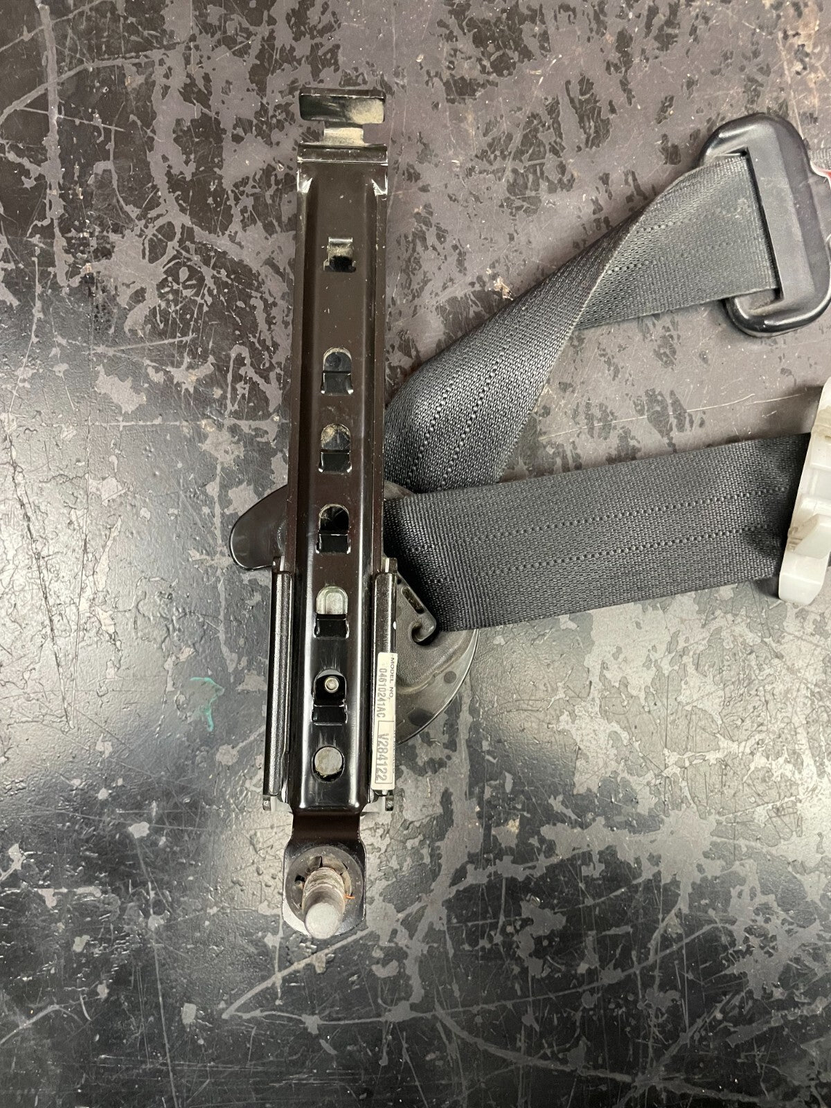 11-13 Grand Cherokee Durango Front Driver LH Seat Belt Retractor 1GE05DX9AD