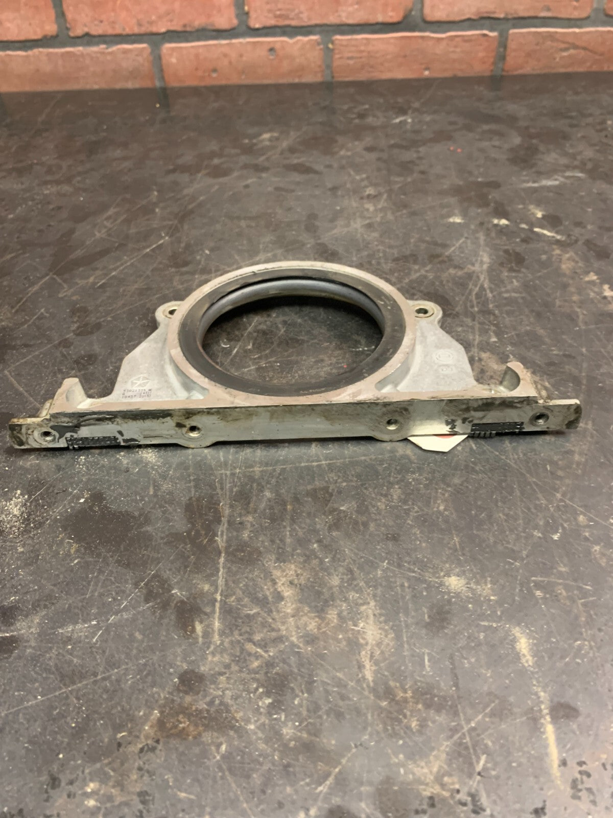 2011-2018 DODGE RAM 1500 5.7L GAS ENGINE CRANKSHAFT REAR OIL SEAL RETAINER OEM