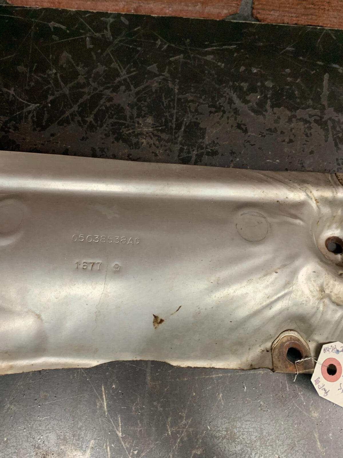 2011-2014 JEEP GRAND CHEROKEE EXHAUST MANIFOLD UPPER RIGHT SIDE OEM 05038538AC