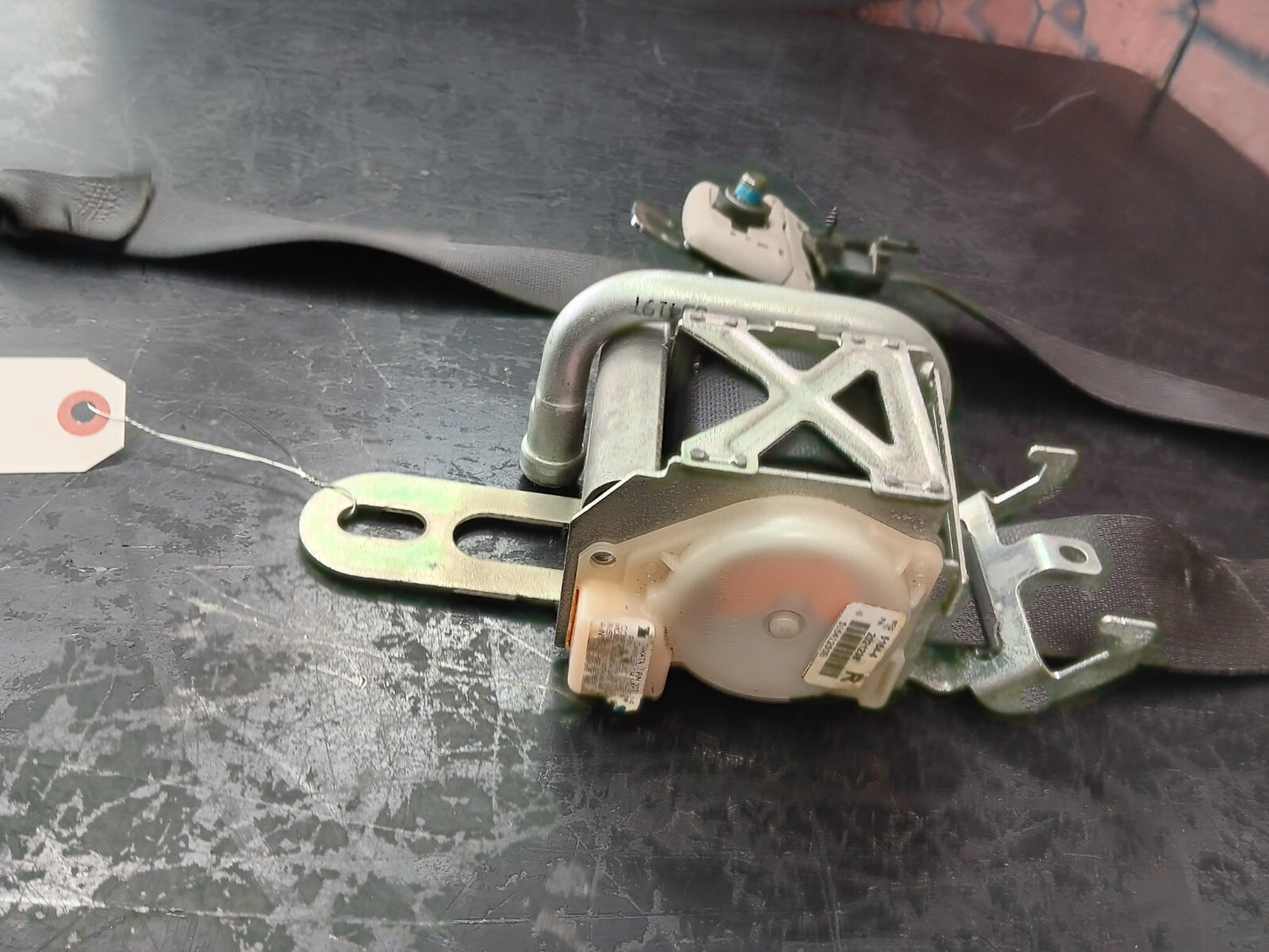2006 Charger 300 Magnum Front Outer Passenger RH Seat Belt Retractor 0ux521dvae