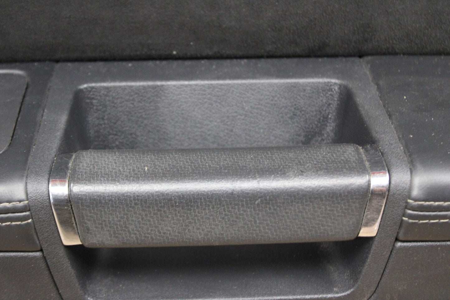 11-14 Dodge Challenger SRT Interior Front Passenger RH Door Panel 1FU101DVAL OEM