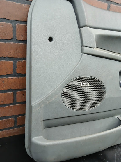 2007 Jeep Grand Cherokee Front Passenger RH Side Interior Door Panel Gray
