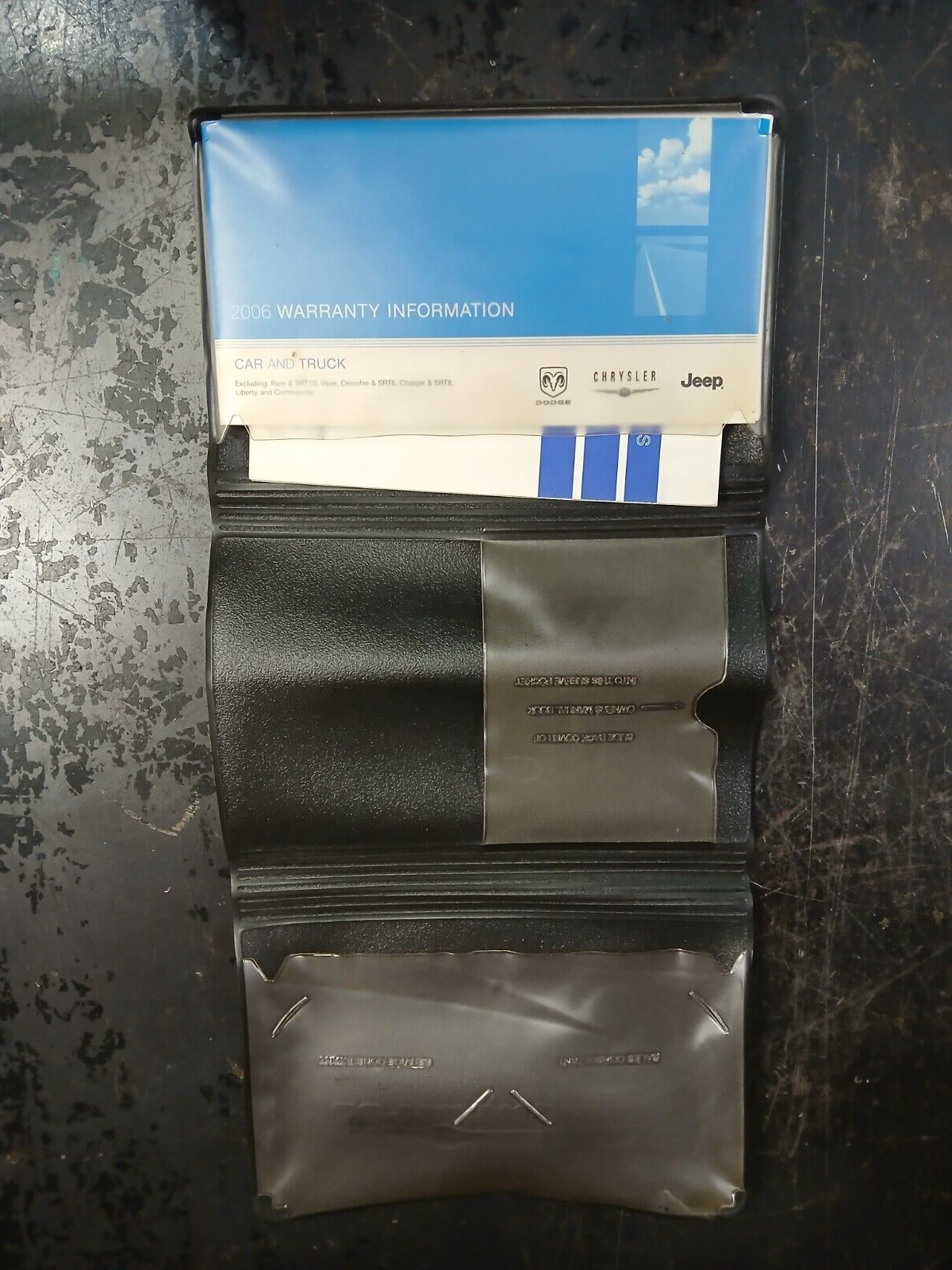 2006 Chrysler 300 SRT8 Paperback Owner's Operator's Guide w/ Black Case