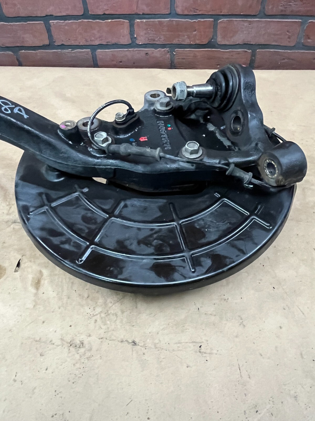2012-2023 DODGE CHALLENGER RWD FRONT RIGHT SPINDLE KNUCKLE & HUB OEM 05168402AE