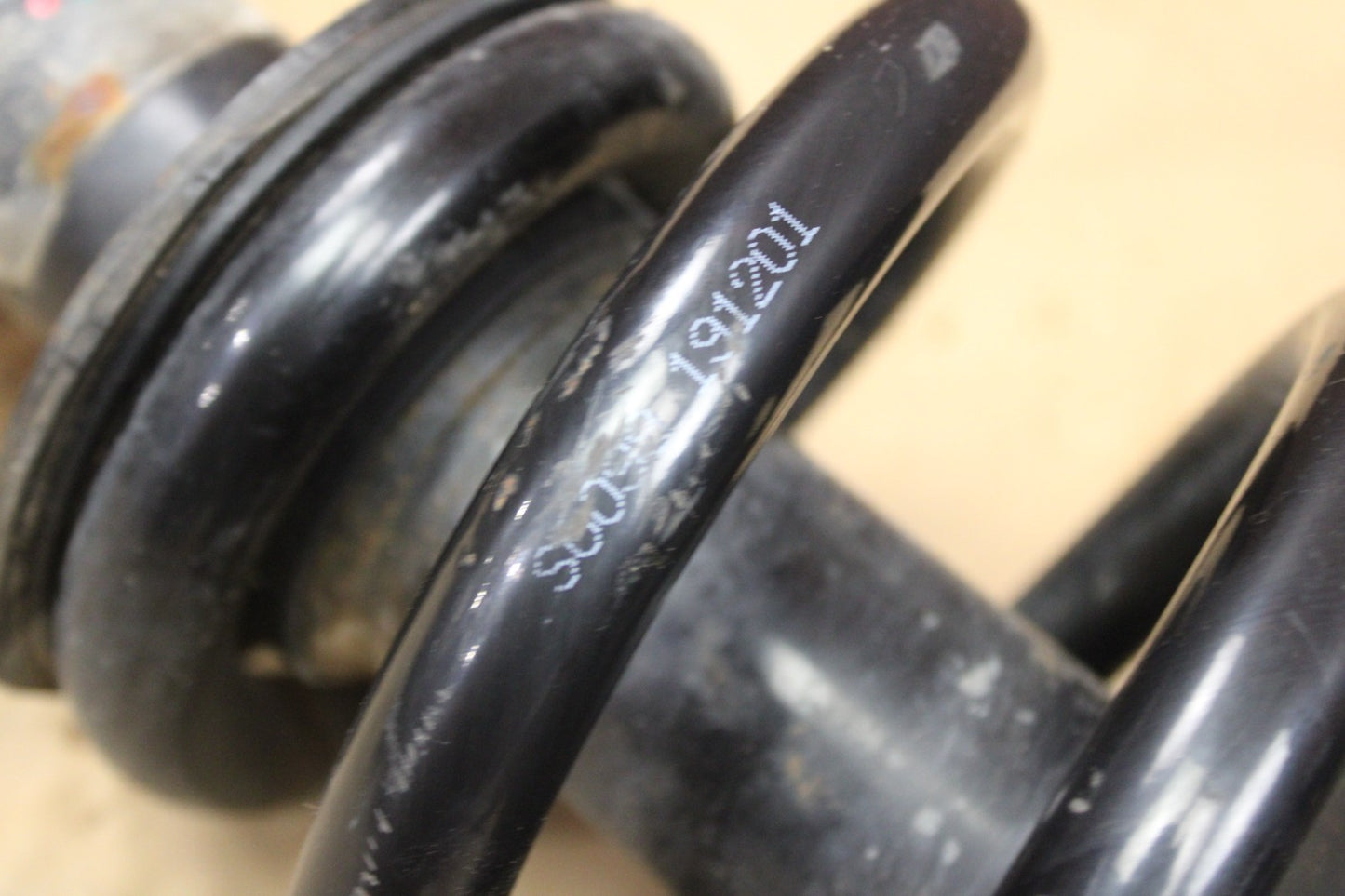 07-14 Cadillac Escalade Front Passenger RH Side Suspension Shock Absorber Strut