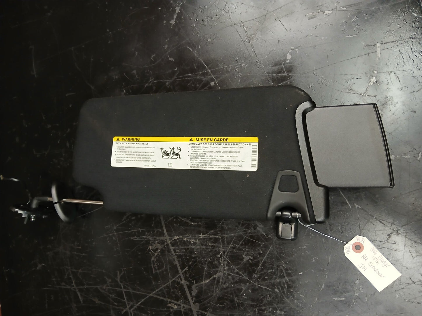 2015-2019 Dodge Charger Passenger RH Side Black Extendable Slider Sun Visor OEM