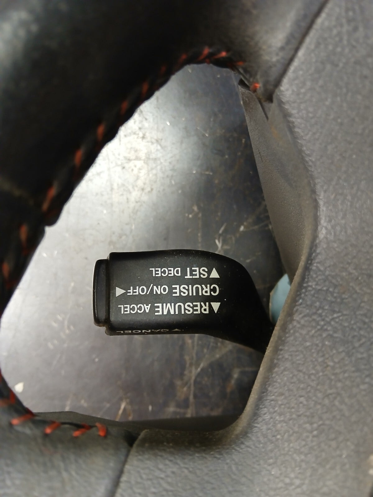 2007-10 Caliber Patriot Avenger Journey Steering Wheel Leather w/ Cruise Control