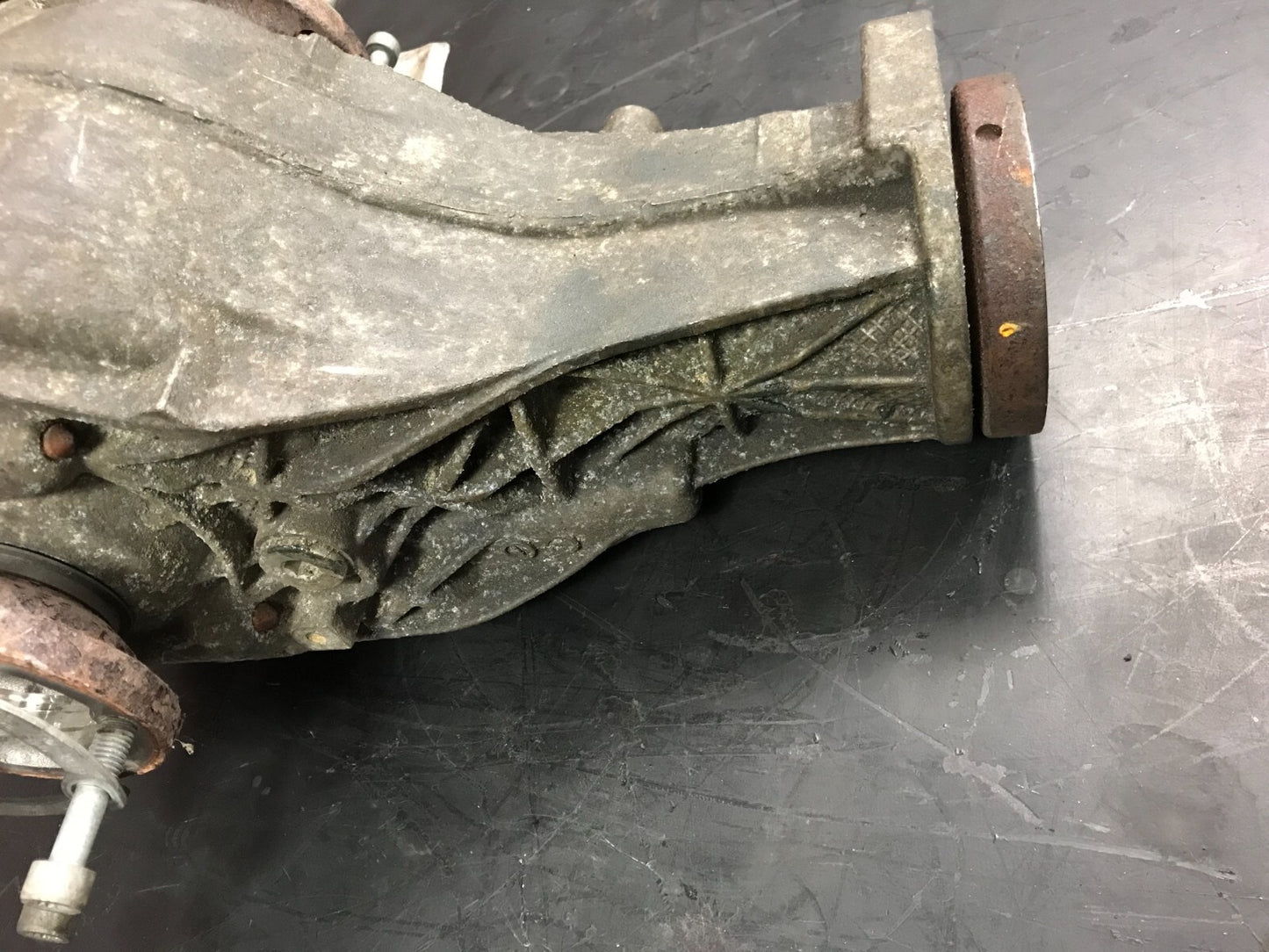 2011-2017 Audi A8 L Rear Axle Carrier Differential Case Assembly BC500043J