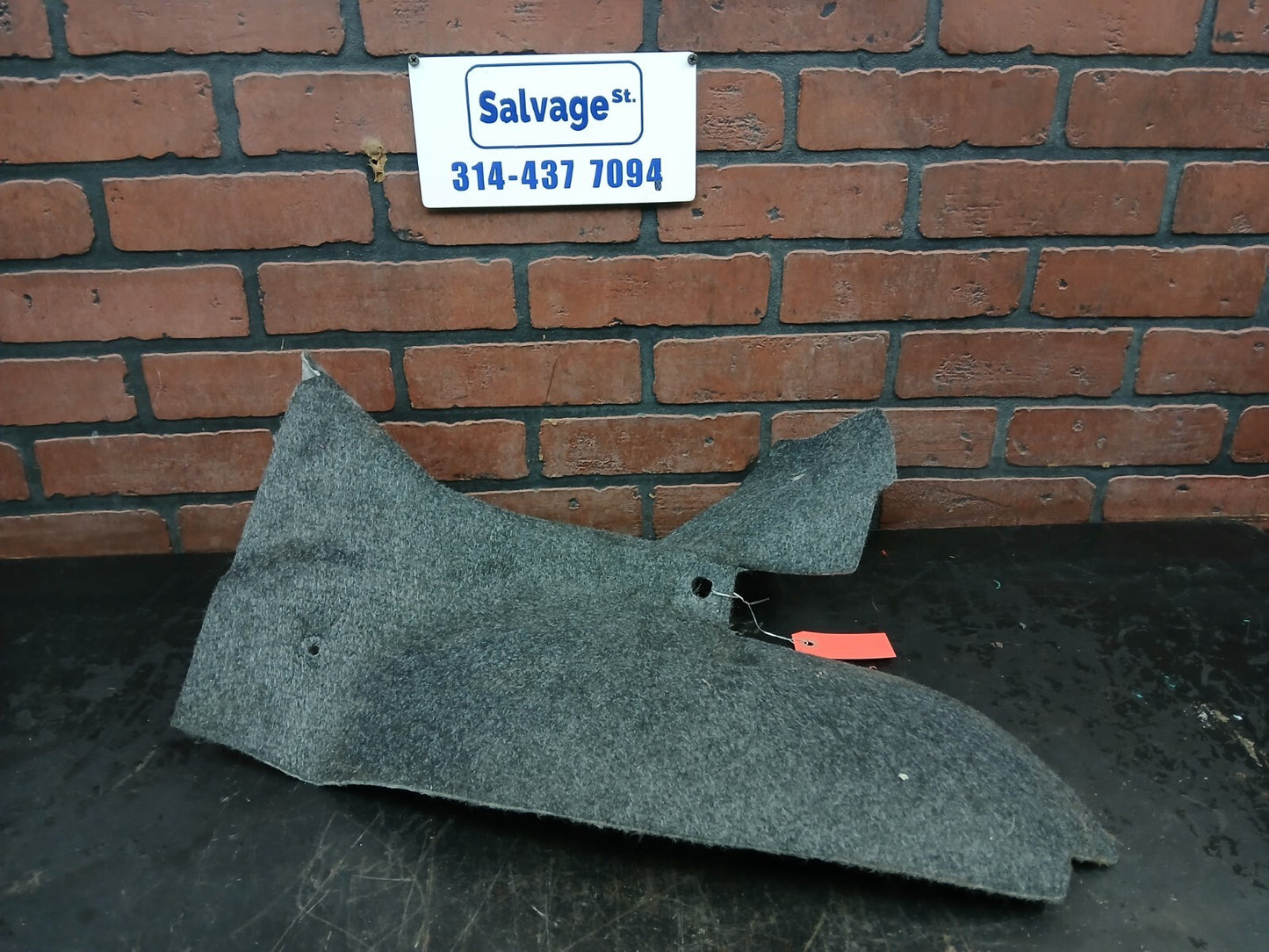 2005-2006 Charger 300 Rear Shelf Silencer Passenger RH Panel 04628978ad