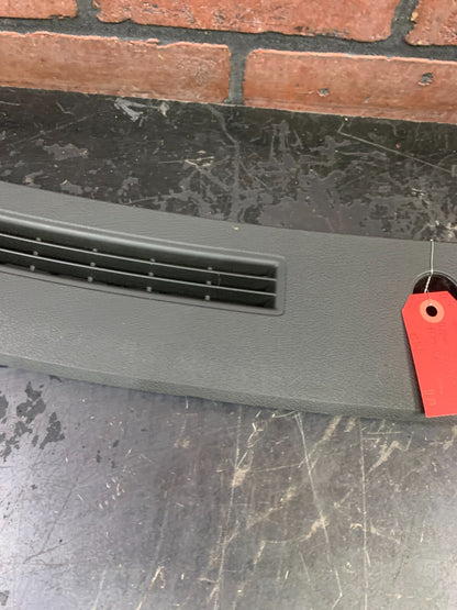 2005-2007 CHRYSLER 300 UPPER DASH DEFROSTER VENT TRIM PANEL 0XB33XDVAC