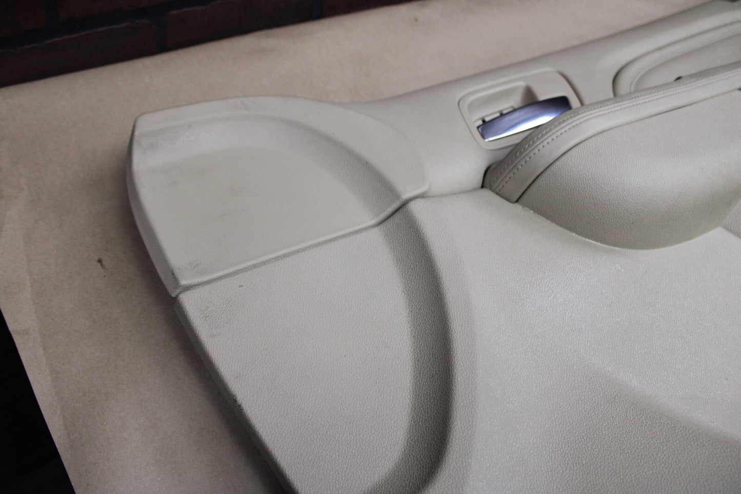 2010-2014 OEM CADILLAC ESCALADE FRONT RIGHT RH INTERIOR DOOR TRIM PANEL CASHMERE