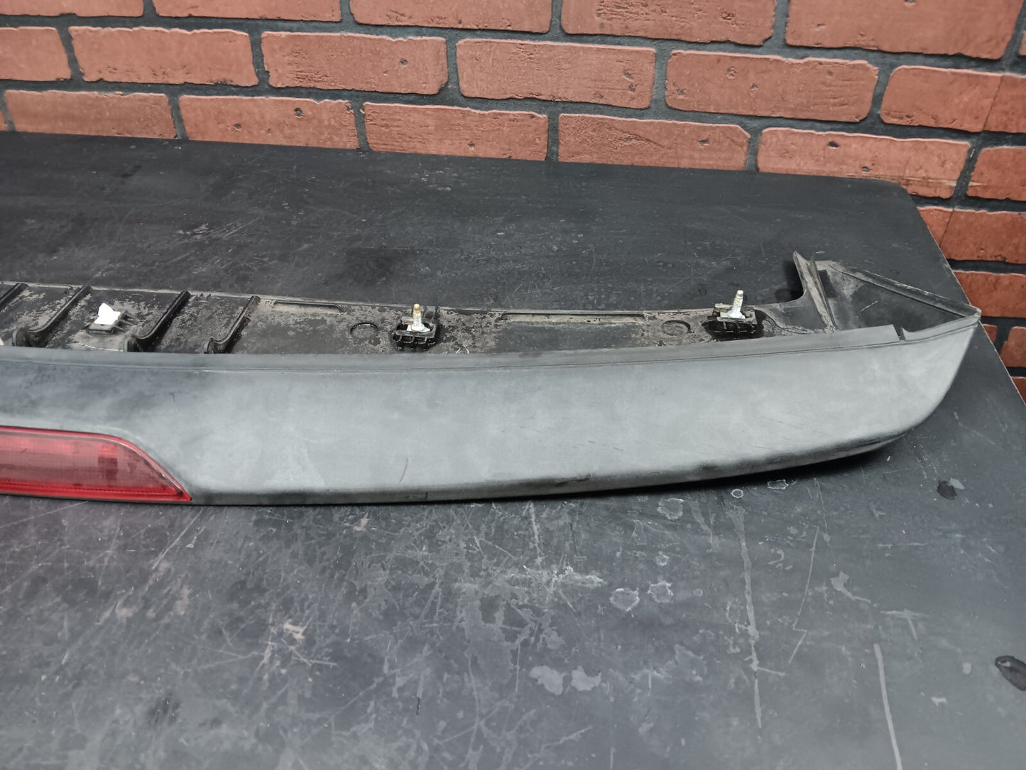 2007-2012 Dodge Caliber Rear Tailgate Spoiler w/ Third Brake Light oyq84trma