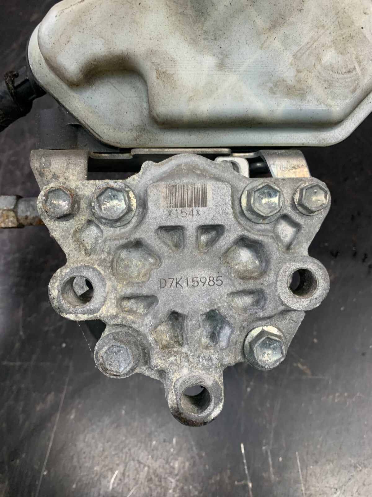 05-11 Grand Cherokee Commander Power Steering Pump w/ Pulley OEM 053013677AB
