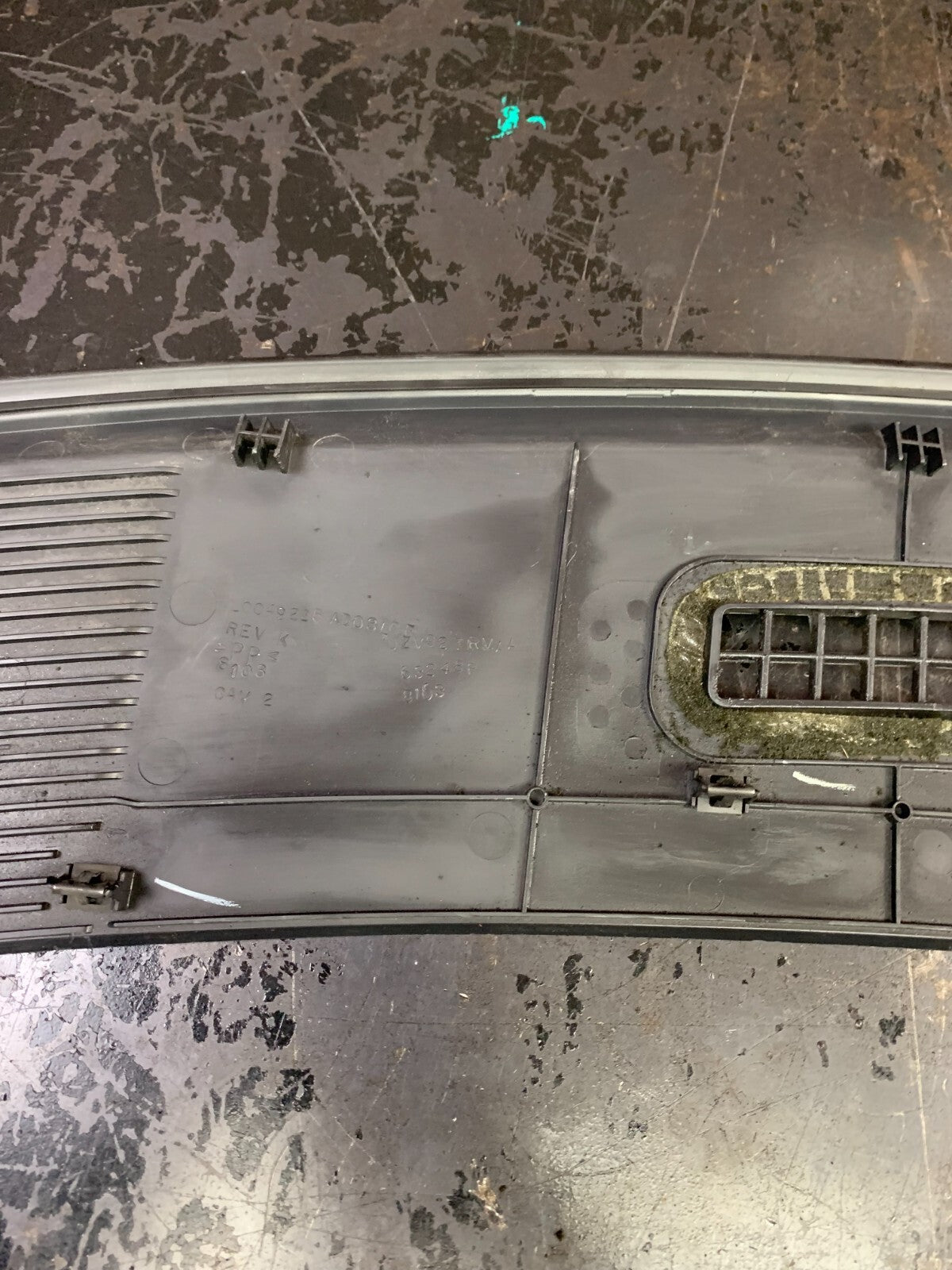 2007-2009 DODGE CALIBER DASH BOARD UPPER DEFROST DEFOGGER PANEL COWL TRIM OEM