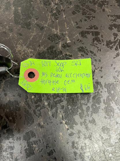 11-25 GRAND CHEROKEE DURANGO GAS ACCELERATOR THROTTLE PEDAL OEM 52124785AF