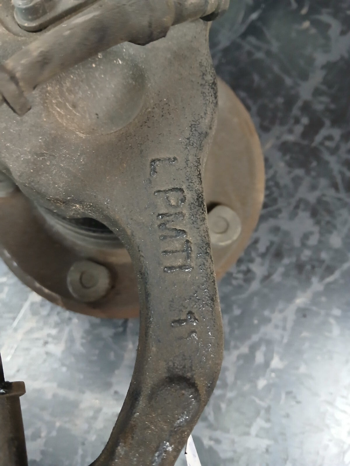 2006-2014 Charger 300 Front Driver LH Side Spindle Knuckle Assembly 05039029ab