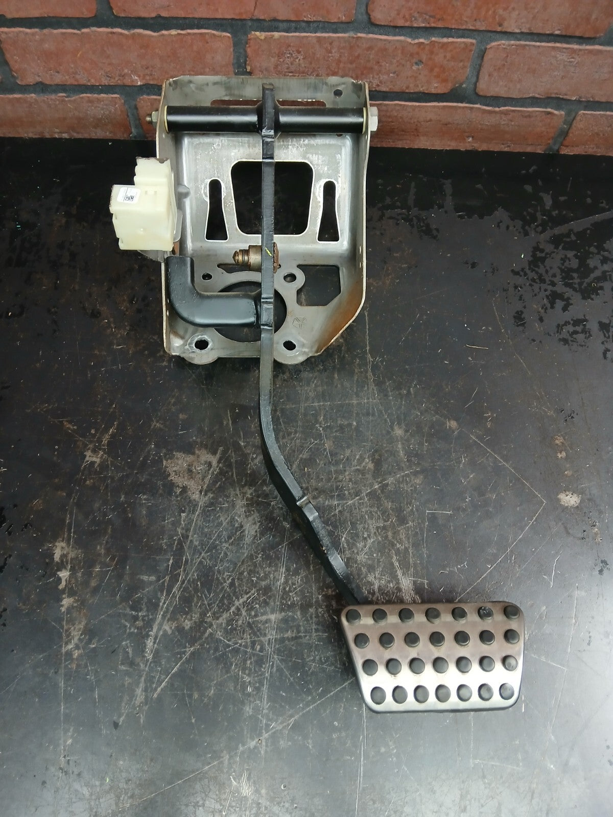 2008-2014 Dodge Challenger SRT Brake Stop Pedal Assembly