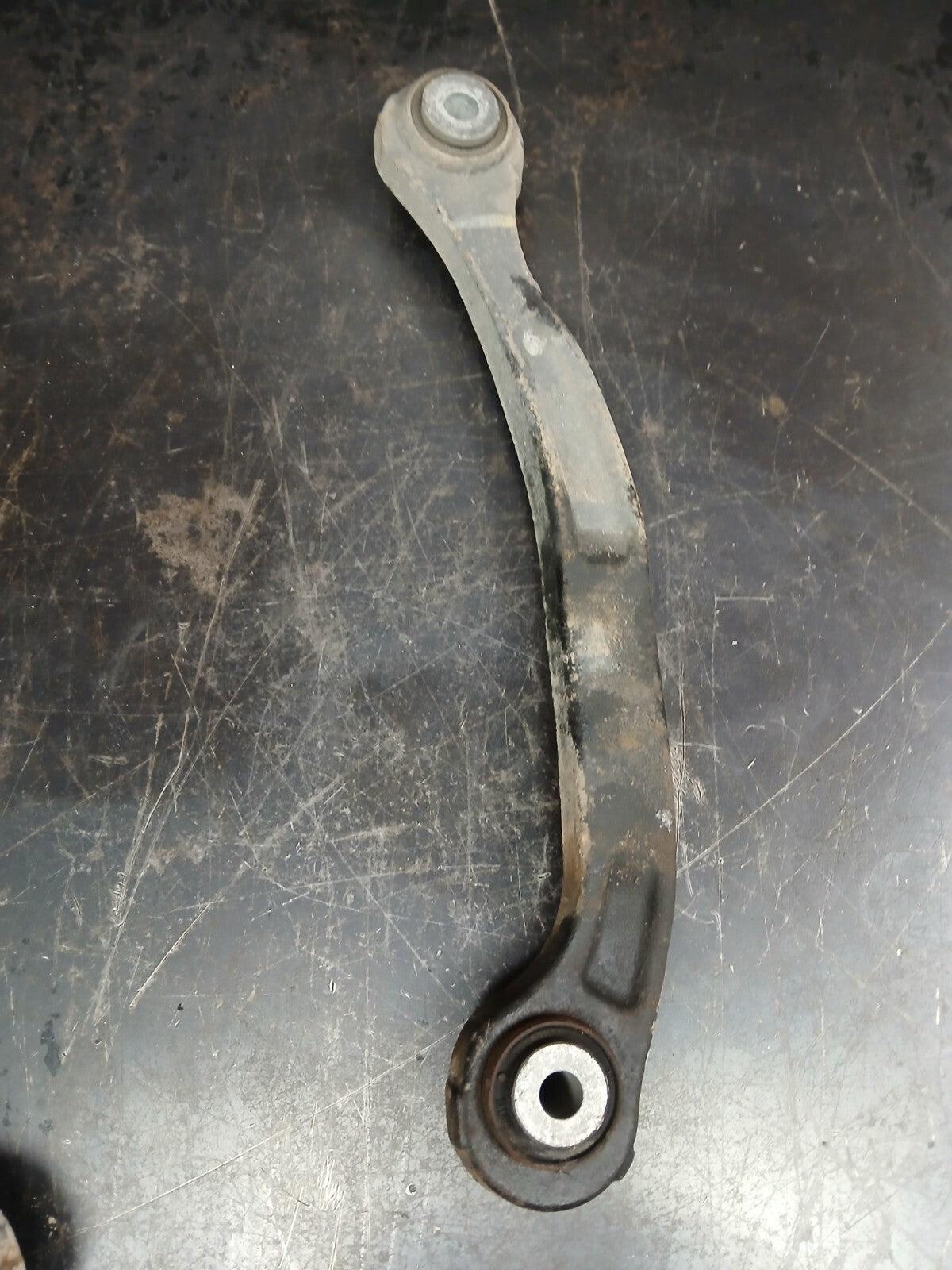2011-2023 Dodge Challenger Rear LH & RH Control Arm Set sv70206873 sv70206874