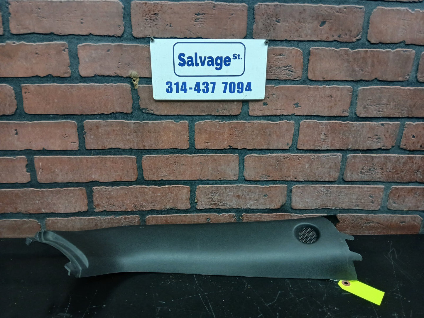 2007 Pontiac Solstice GXP FR Passenger RH Side A Pillar Trim Cover