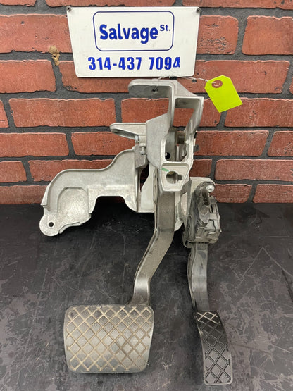 12 13 14 15 16 17 AUDI A8 A7 S7 BRAKE PEDAL W/PEDAL # 4G1 723 117 OEM
