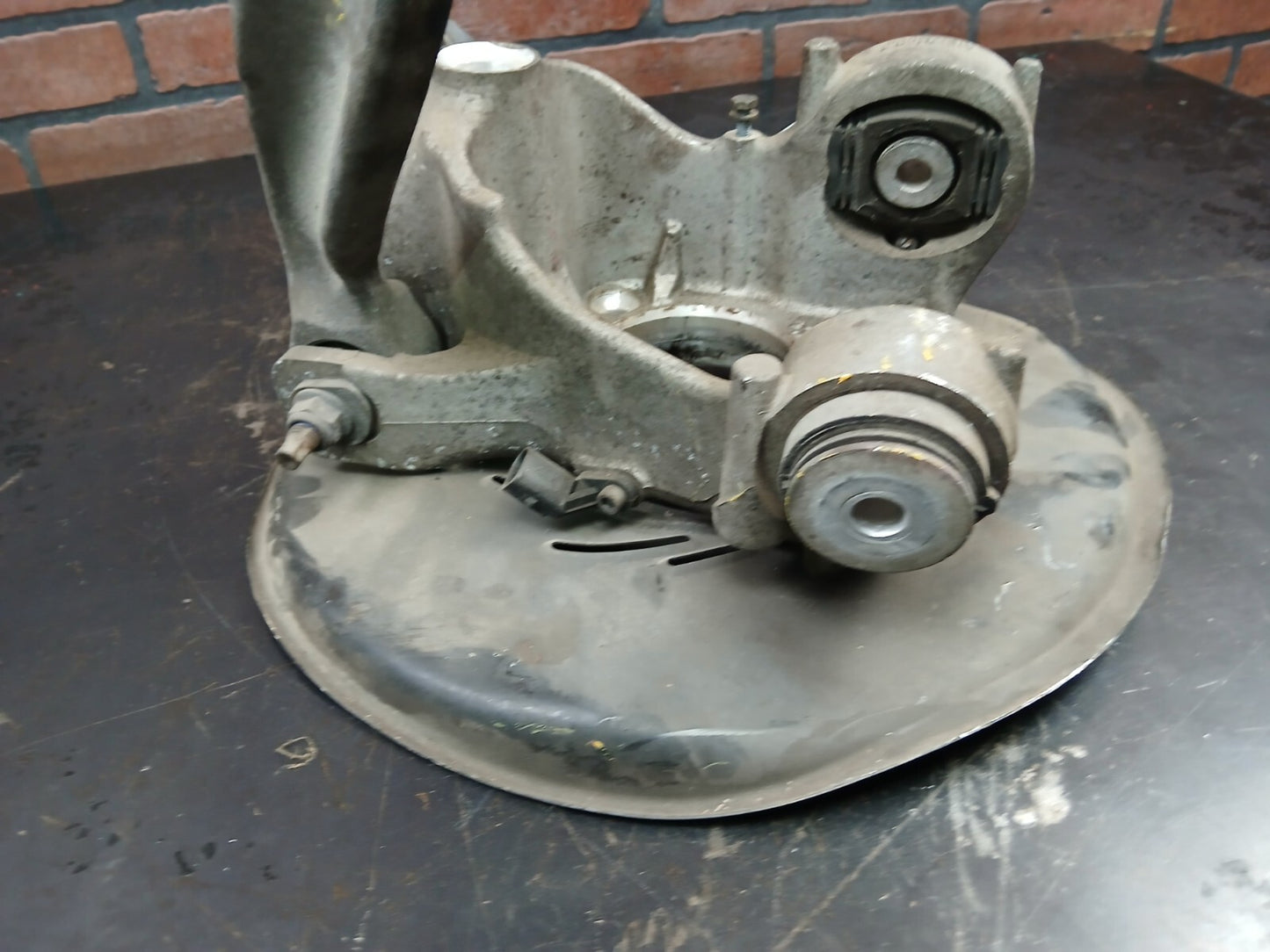 2011-2018 Audi A8 Quattro S8 Rear Driver LH Spindle Knuckle 4h0 505 431 d