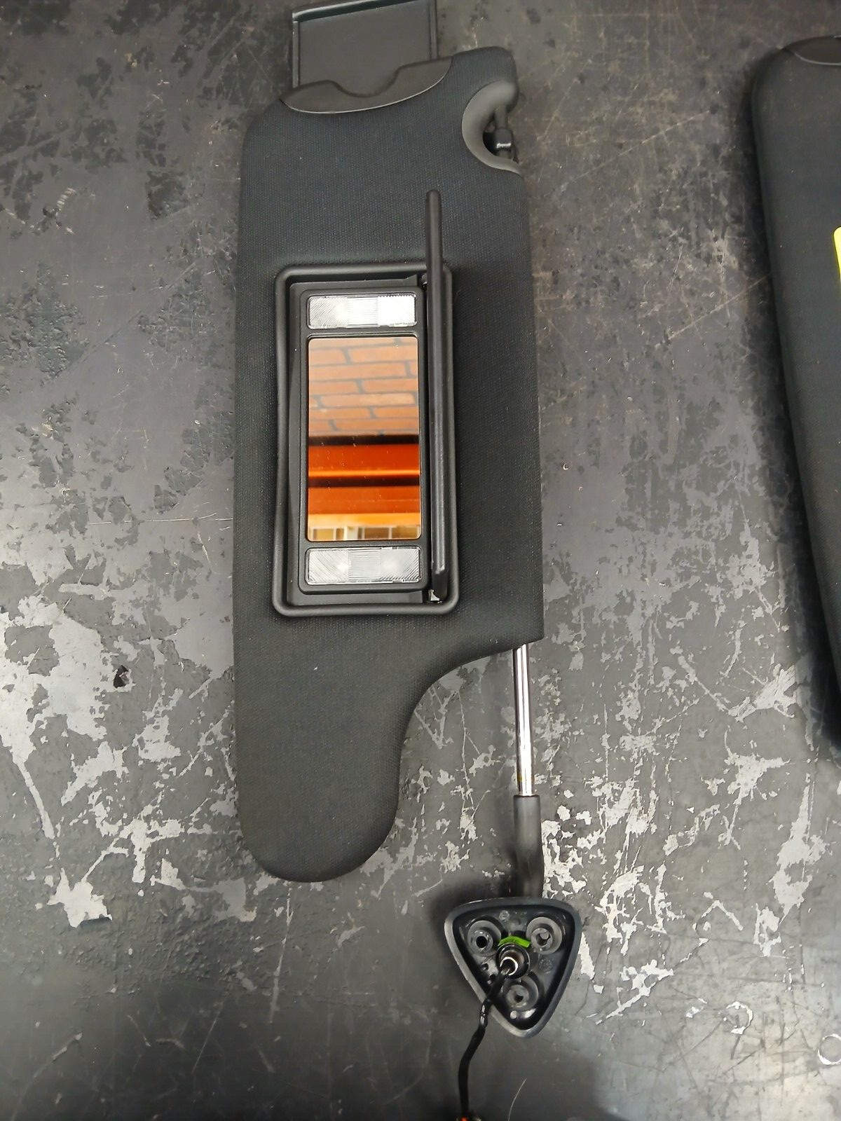 08-16 Dodge Challenger R/T Scat Pack Extendable Sun Visor Set w/ Mirror & Lights