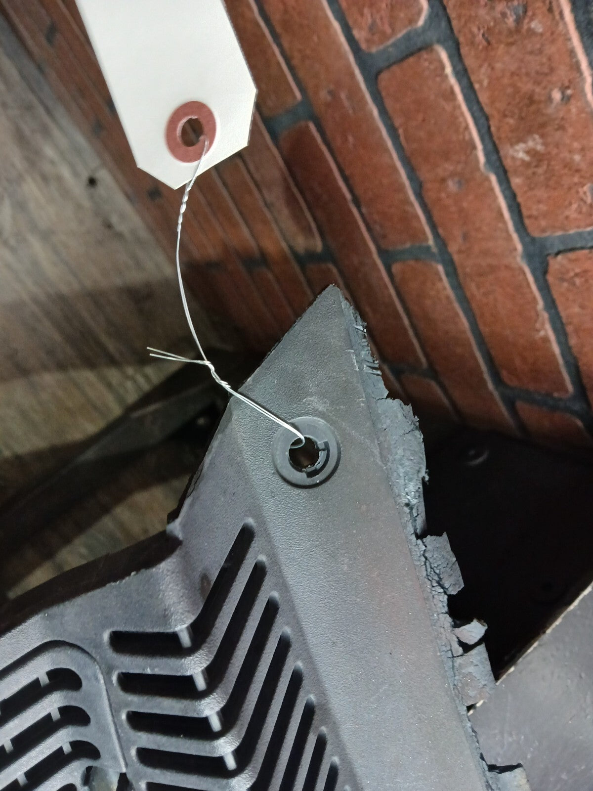 2005-2010 Charger Magnum 300 Exterior Windshield Defroster Cowl Panel 04805834ac