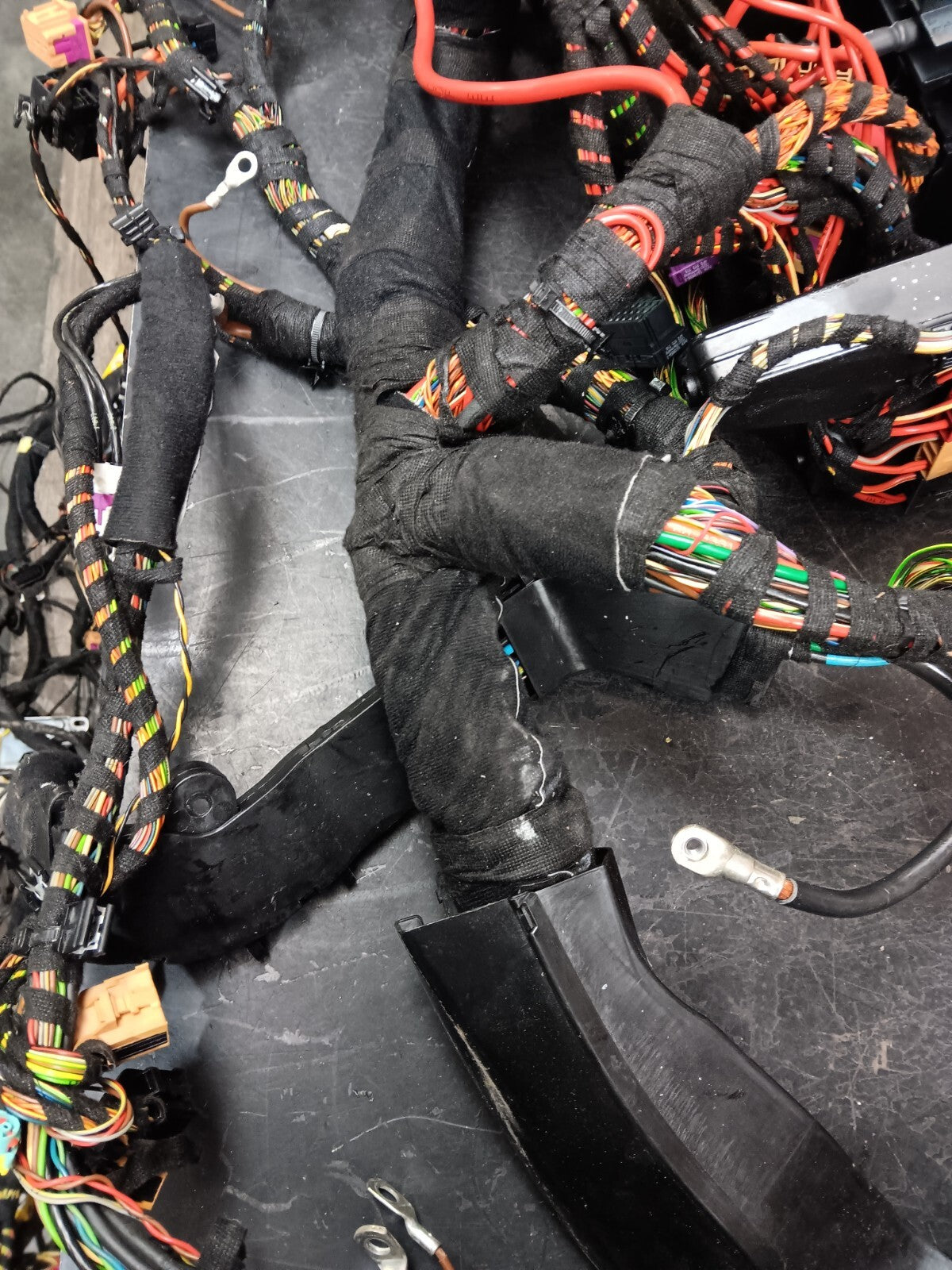 2011-18 Audi A8L 4.0T Interior Main Body Dash Wire Wiring Harness with Fuse Box