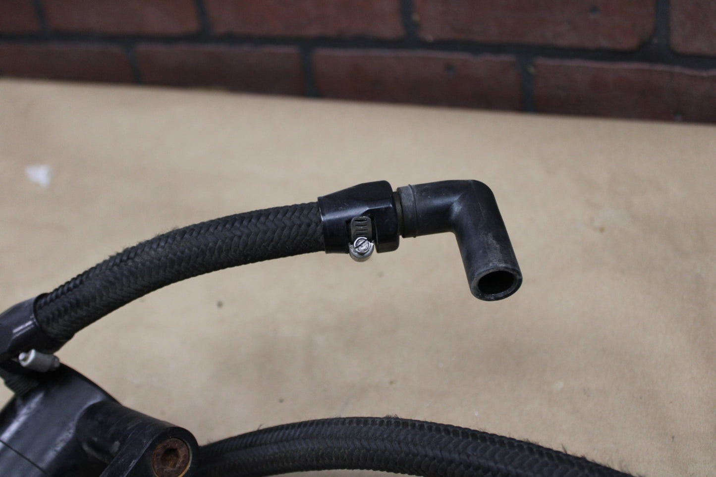 392 6.4 V8 Hemi Billet Oil Catch Can Charger Challenger 300 SRT8 Scat Z Bracket