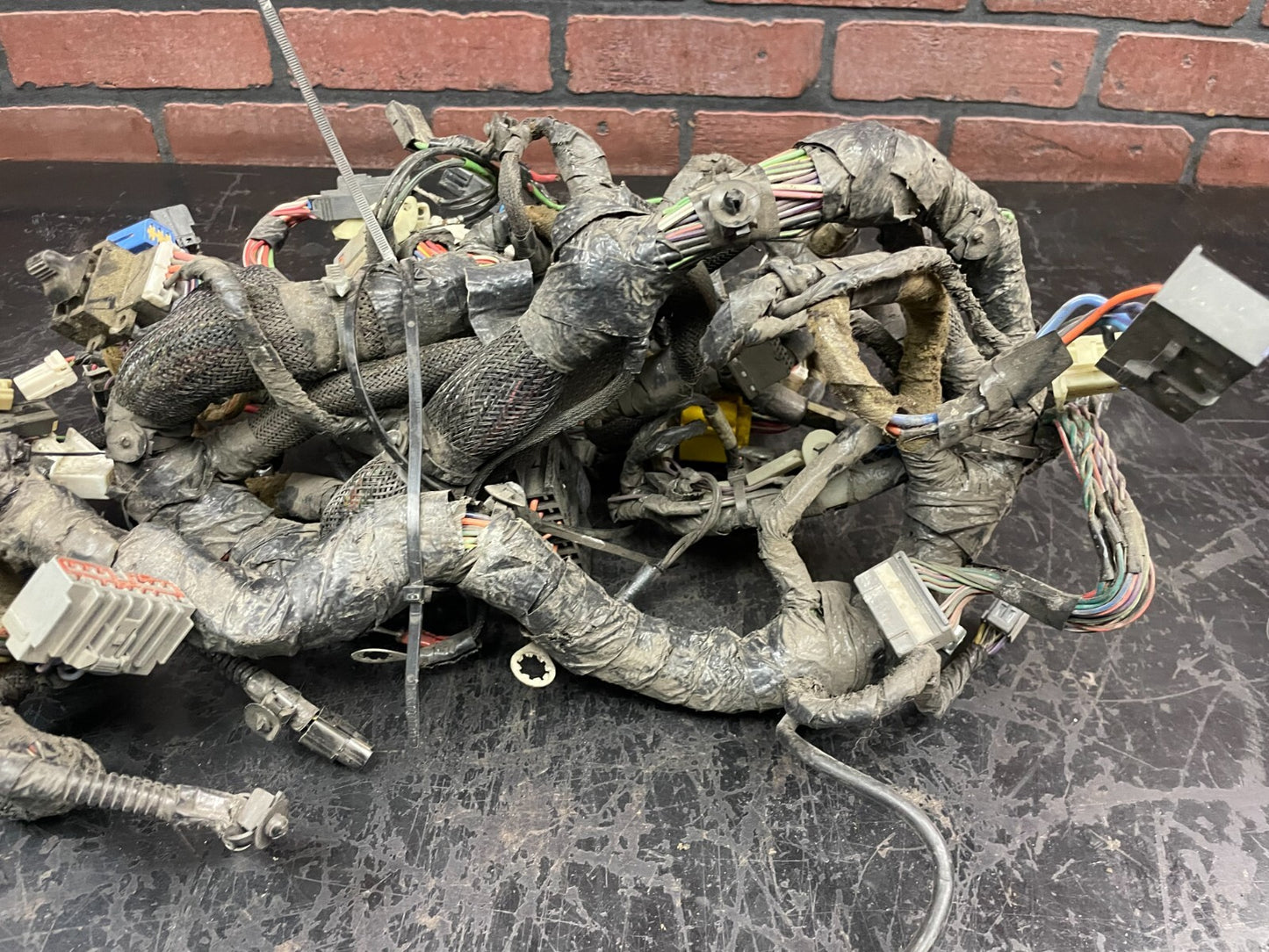 2006 Dodge Viper SRT-10 MOPAR CHRYSLER INSTRUMENT PANEL WIRING 5029909AF USED