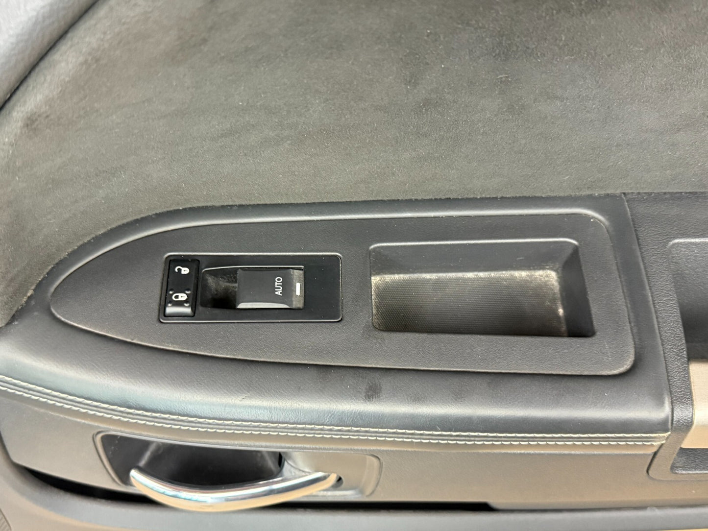 2008-2014 Dodge Challenger SRT8 Interior Front Passenger RH Leather Door Panel