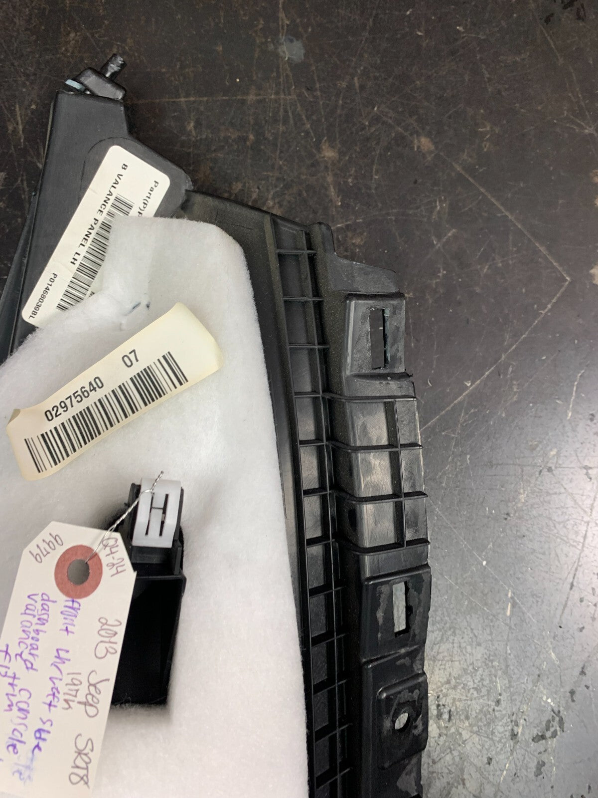 11-20 JEEP GRAND CHEROKEE LH DASHBOARD CONSOLE VALANCE TRIM OEM P01468039BL