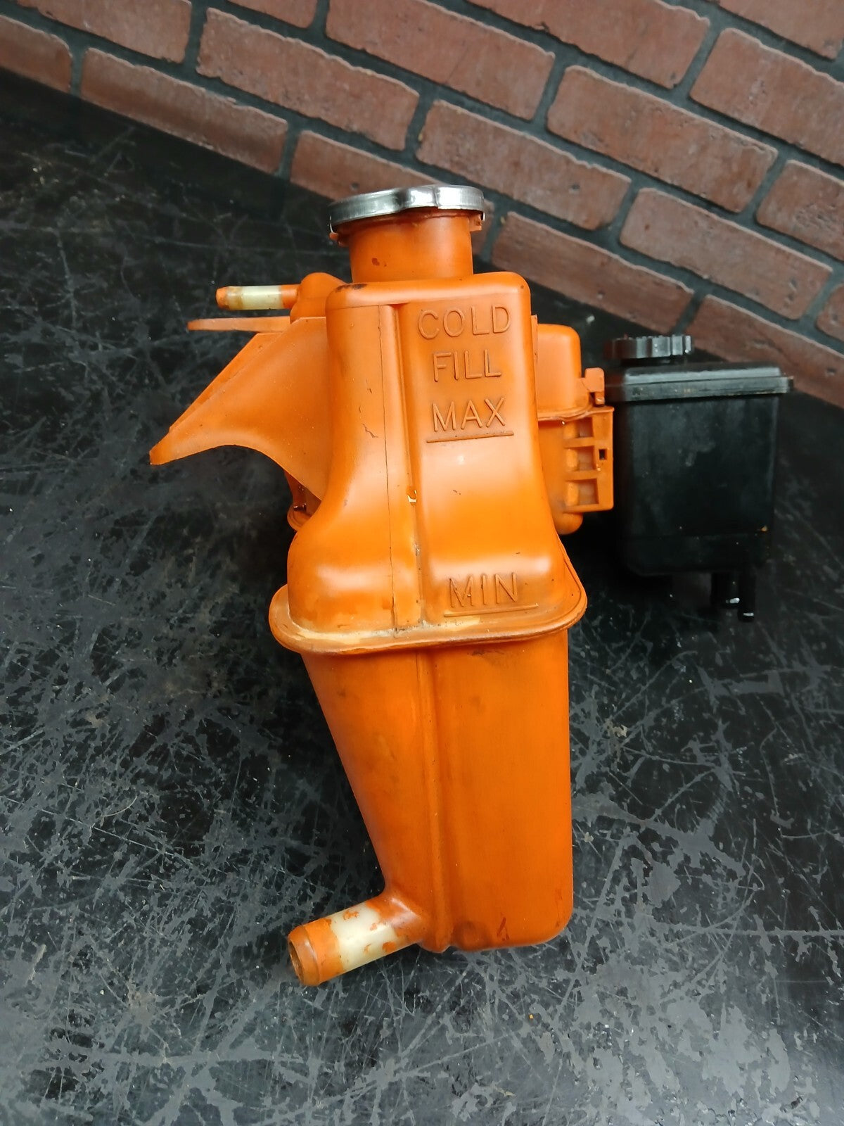 2006 Dodge Charger SRT8 Coolant & Power Steering Fluid Reservoir Tank Bottle