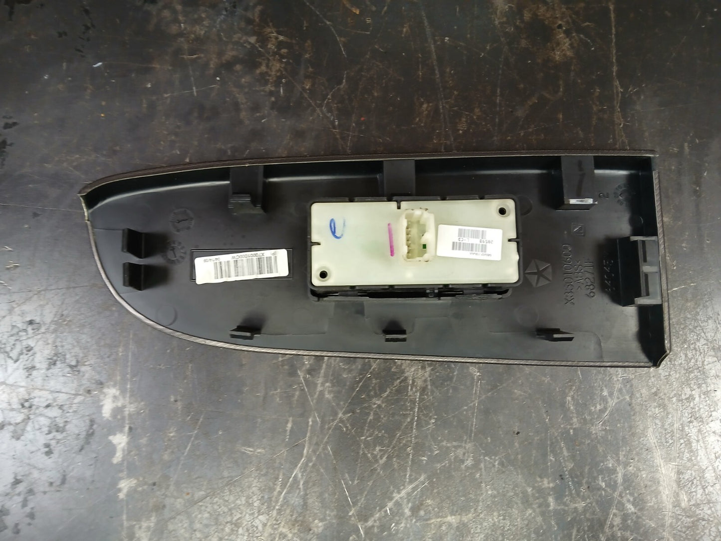 2008-2010 Jeep Grand Cherokee Passenger RH Side Door Window Switch x35010600