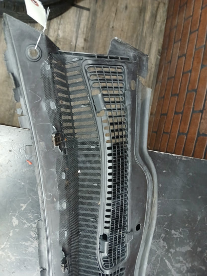 2005-2010 Charger Magnum 300 Exterior Windshield Defroster Cowl Panel 04805834ac