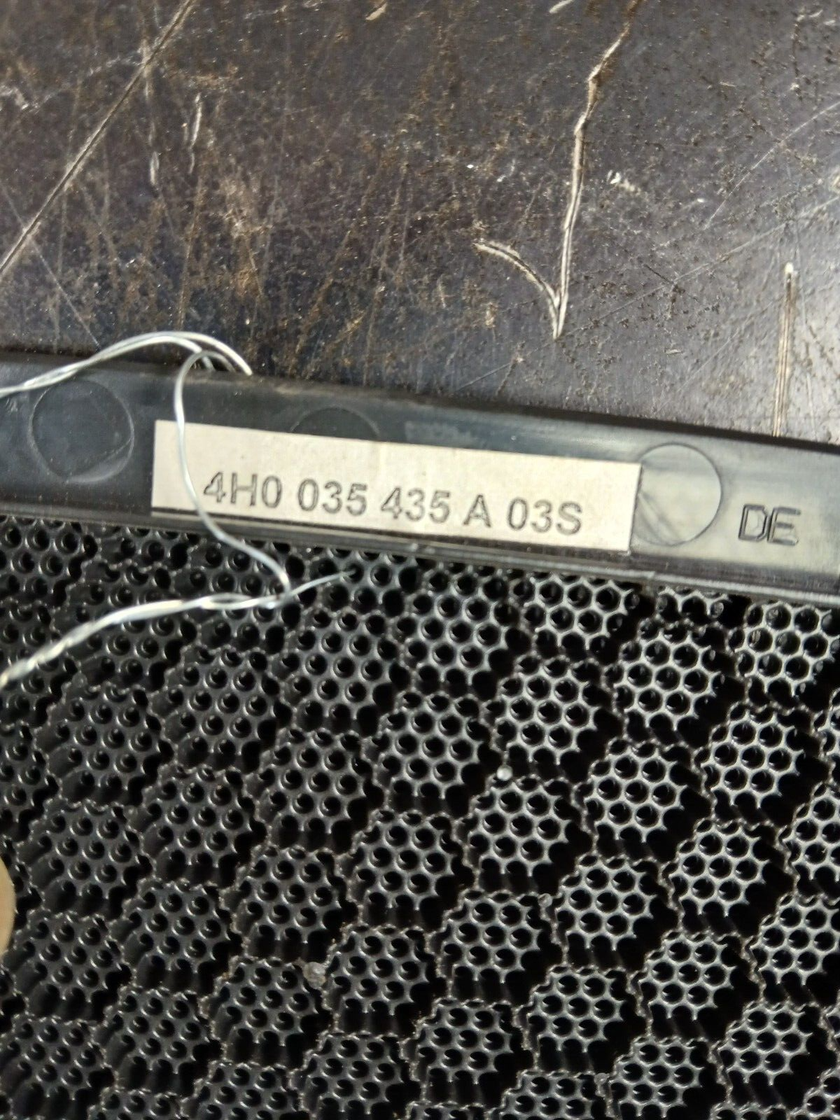 11-18 Audi A8 Quattro S8 Rear Deck Center Speaker Cover Grille 4h0 035 435 a 03s