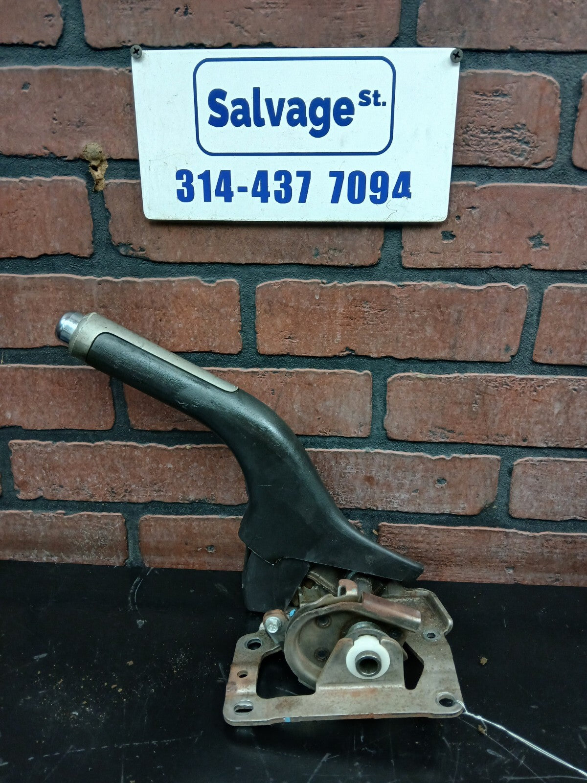 2007 Pontiac Solstice GXP Emergency Parking Brake Lever Assembly