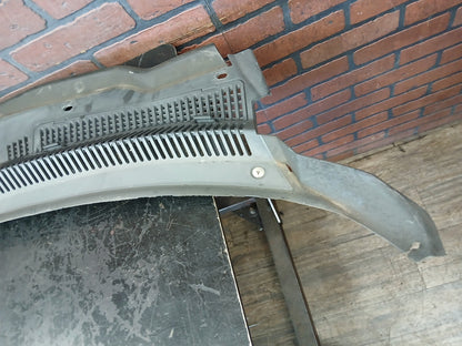 05-10 Charger 300 Magnum Windshield Defroster Cowl Panel Grille Vent 04805834ac