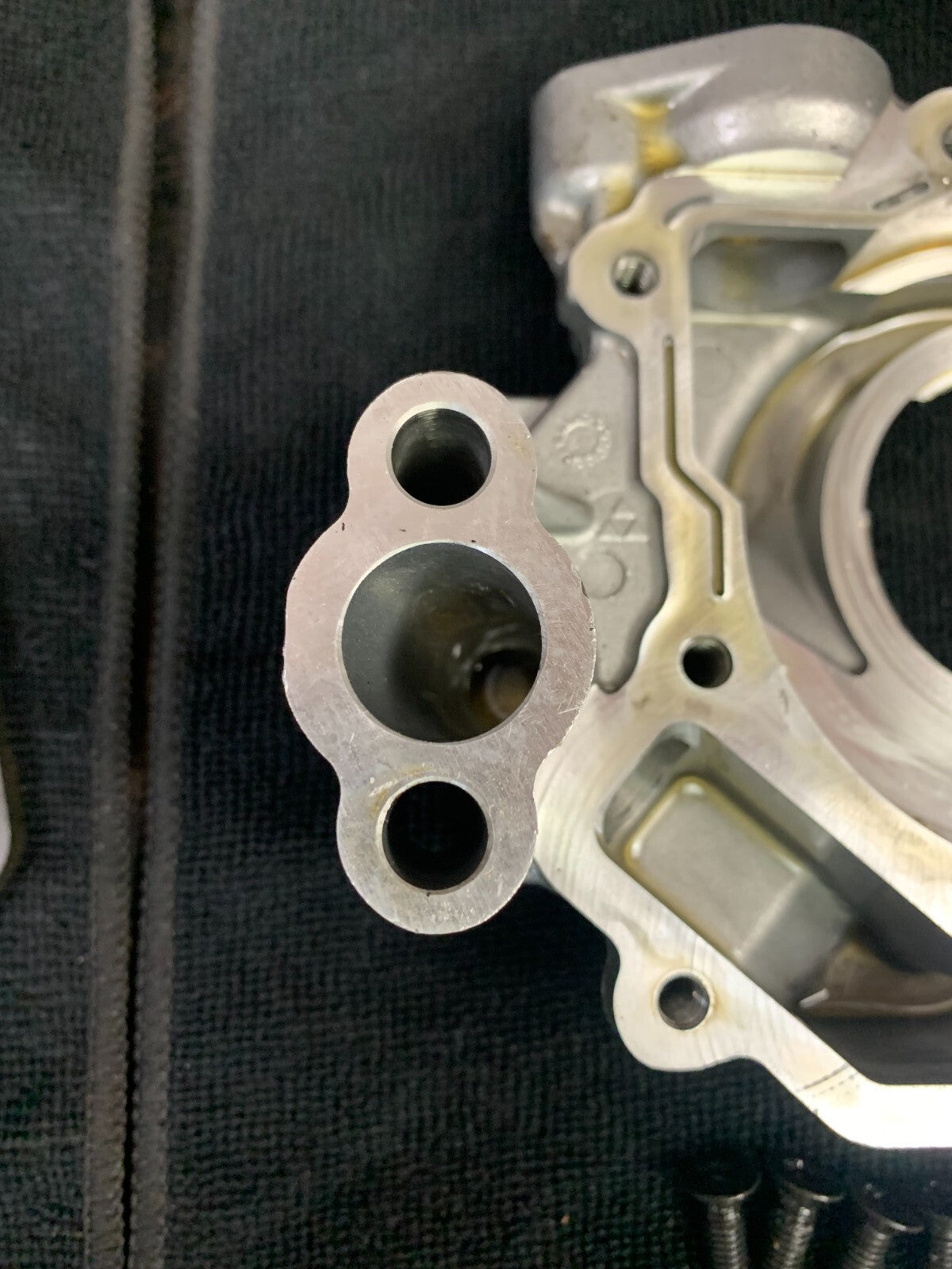 2011-2013 Dodge Charger Scat Pack 392 6.4l Genuine OEM Oil Pump 5038398AE