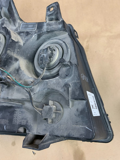 2007-2014 Chevy Suburban Tahoe Avalanche Driver LH Side Headlight 15950807