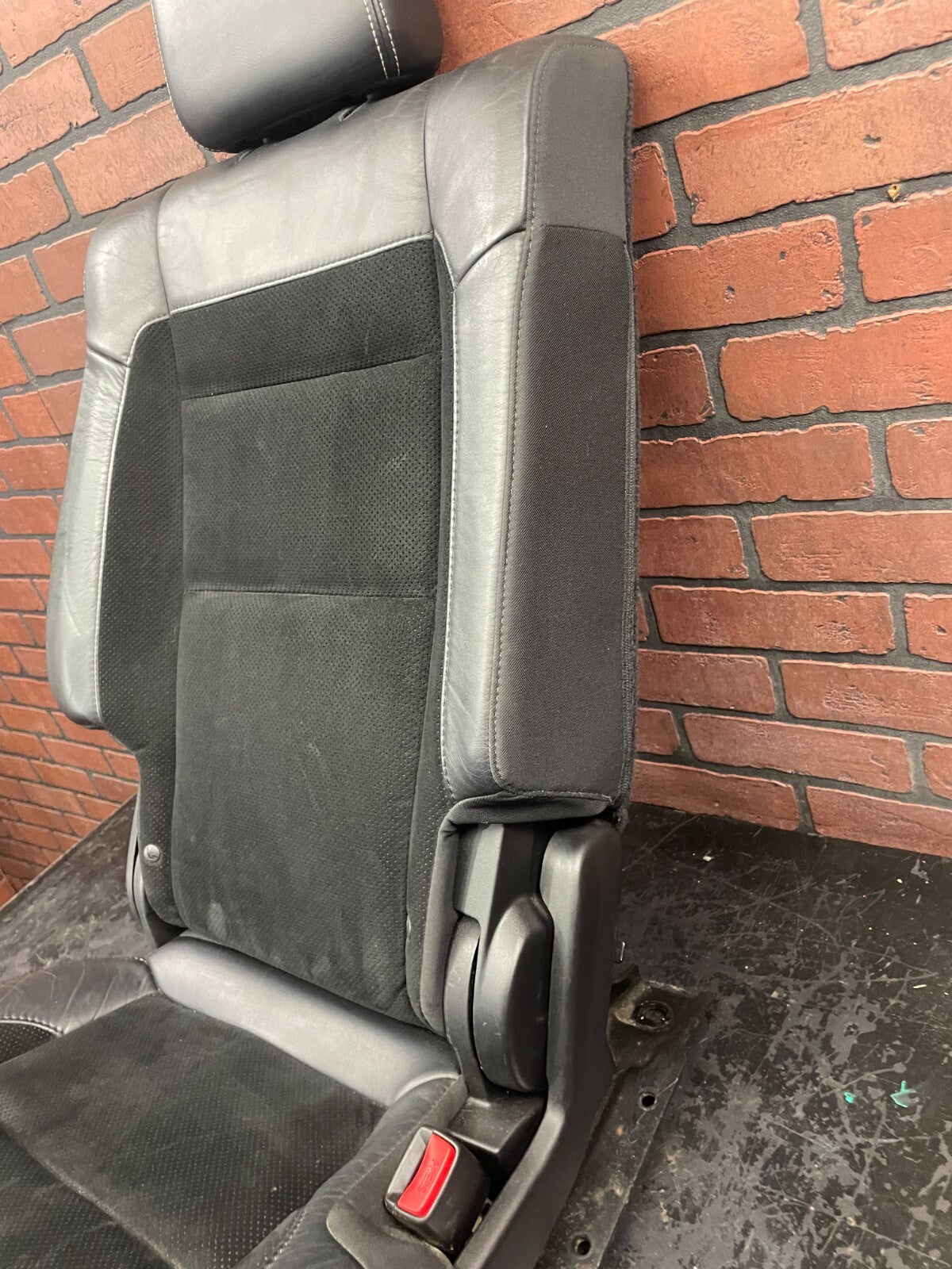 2011-2013 Jeep Grand Cherokee SRT8 Right Rear Seat Assembly Heated Black Suede